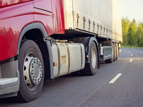 Рух вантажівок, фото пресслужби Дніпропетровської ОВА