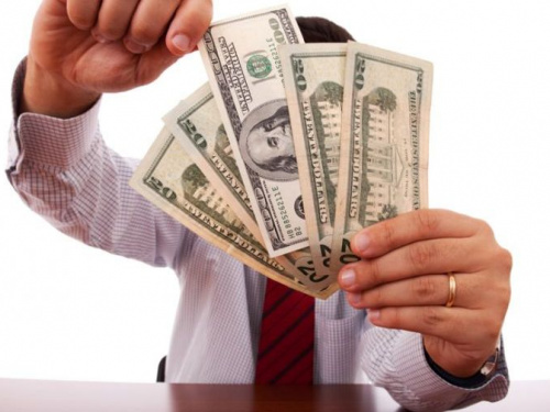 Житель Днепропетровской области пытался продать базу данных клиентов популярного банка