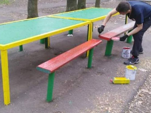 Сезон отдыха: в криворожском лагере "Старт" перед открытием организовали субботник (фото) 