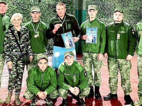 Криворізькі військовослужбовці вибороли бронзу на чемпіонаті ОК«Схід» із гирьового спорту