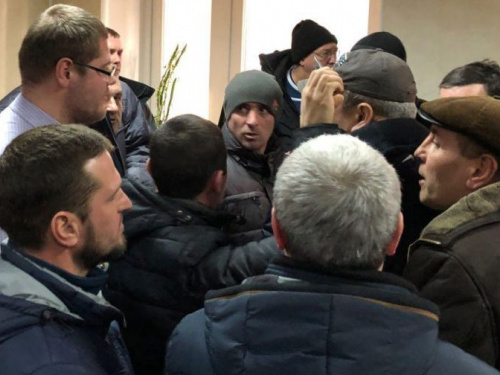 Во время собрания сотрудников "Кривбасспромводоснабжения" пострадал депутат (ФОТО)