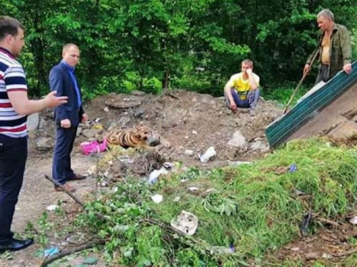 Чисто там, где не мусорят: в Кривом Роге нарушителей застали на "горячем" и сразу выписали штраф (фото)