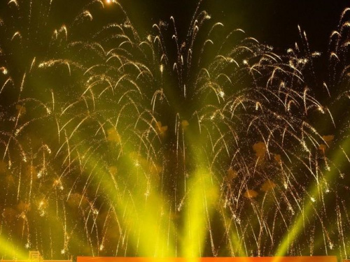 Велошоу в небе, 50 тысяч зрителей, эксклюзив от Потапа: как Кривой Рог отметил День горняка и металлурга (фото)