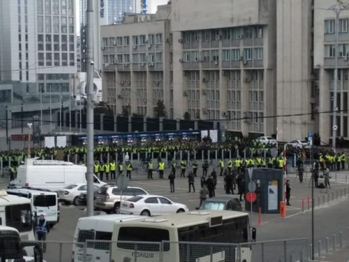 Наши на дебатах: безопасность кандидатов в президенты обеспечивали криворожские полицейские (фото)