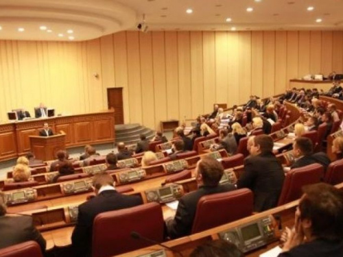 В Кривом Роге стартовала сессия горсовета: кто присутствует и что на повестке