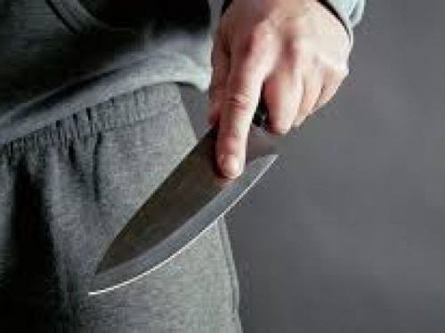 В Кривом Роге злоумышленник отобрал у ребенка телефон, угрожая ножом