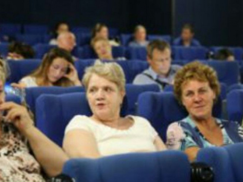 Муниципальный проект: пенсионеры могут бесплатно посещать кинотеатры Кривого Рога