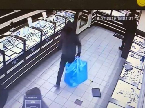 Злоумышленников, ограбивших ювелирный магазин в Кривом Роге, задержали (фото)