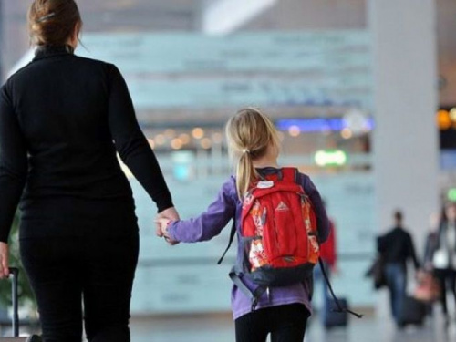 Криворожанам на заметку: в Минюсте разъяснили правила вывоза ребенка за границу
