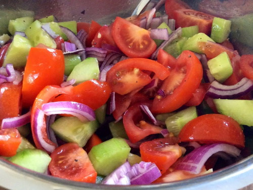 Чи правда, що огірки знищують вітамін C у помідорах - фото з відкритих джерел