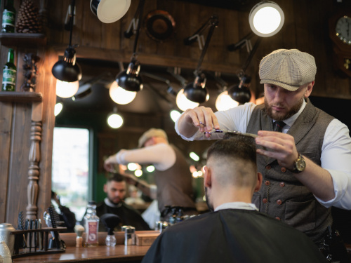 Українські заміни для модного слова «барбершоп» - фото з відкритих джерел