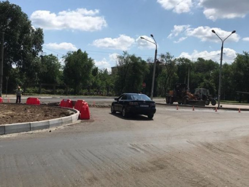 Пандусы, съезды, тактильная плитка: в Кривом Роге проходит ремонт автомагистралей (фото)