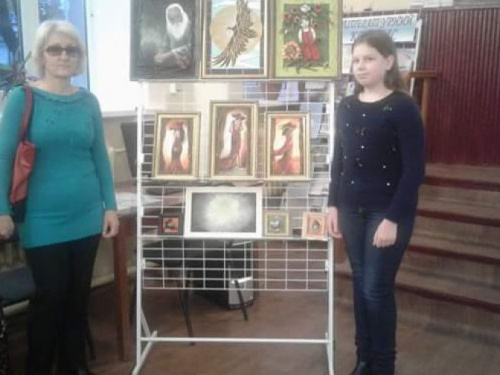 В Кривом Роге художница "рисует" картины из натуральной кожи (ФОТОРЕПОРТАЖ)