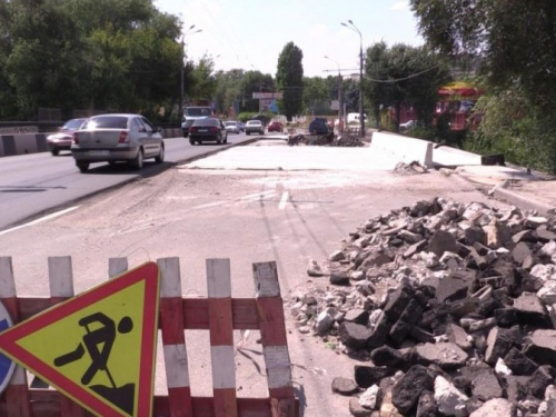 Реконструкцию путепровода по Днепровскому шоссе в Кривом Роге закончат до конца осени (ФОТО)