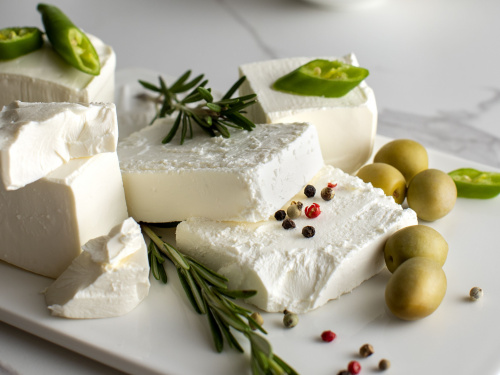 Користь сиру фета: простий спосіб підтримати кістки та серце - фото з відкритих джерел