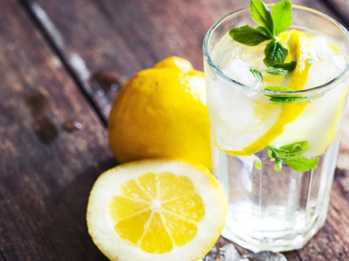 Лимонна вода натщесерце: властивості, про які ви не підозрювали