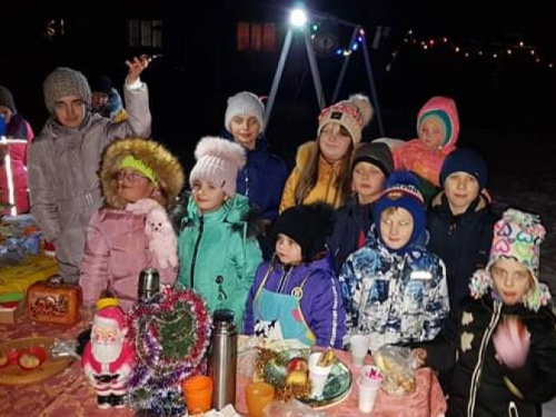 Акция "Пакет Добра" детям-сиротам на Рождество: под Кривым Рогом прошла благотворительная  ярмарка (фото)