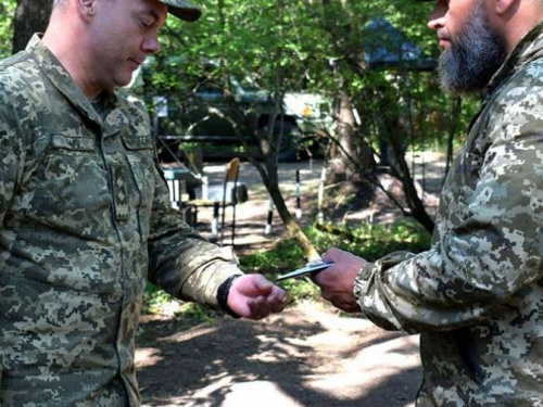 Боец из Кривого Рога получил награду Министерства обороны