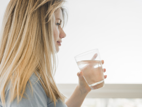 Що дає перший ковток води натщесерце - фото з відкритих джерел