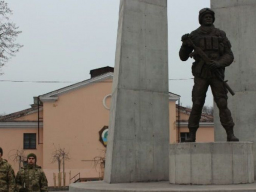 В Украине отмечают День Героев Небесной Сотни: в Кривом Роге прошли мероприятия (фото)