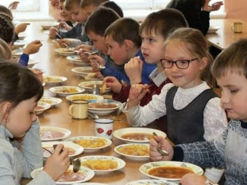 В школах Кривого Рога детей не докармливали, - активисты