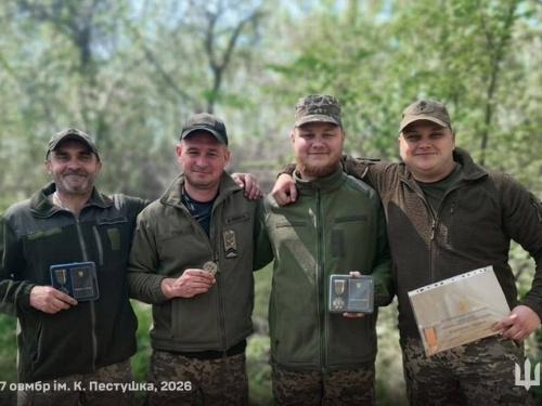 Герої української піхоти: у Кривому Розі урочисто нагородили захисників 17 ОВМБр за мужність і незламність