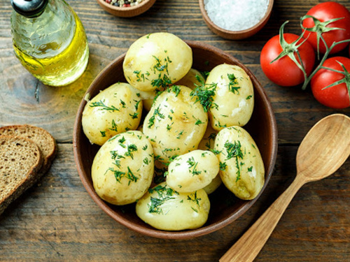 Молода картопля - фото ілюстративне з відкритих джерел  