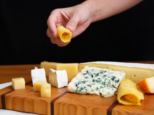 Як правильно заморозити сир і зберегти його текстуру - фото з відкритих джерел