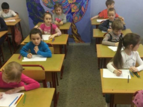 В одной из школ Кривого Рога разразился скандал из-за подготовительных курсов для первоклассников