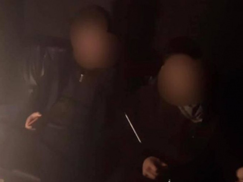 В Кривом Роге в одном из заведений подросткам продают алкоголь