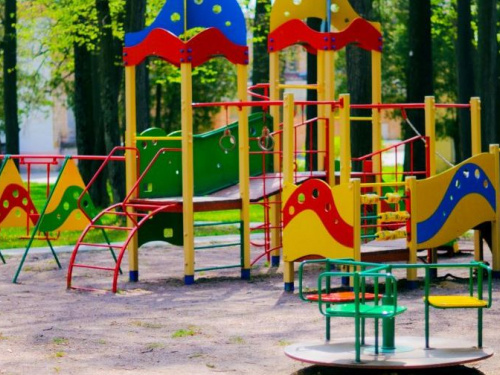 На одной из детских площадок Кривого Рога серьёзно травмировался мальчик