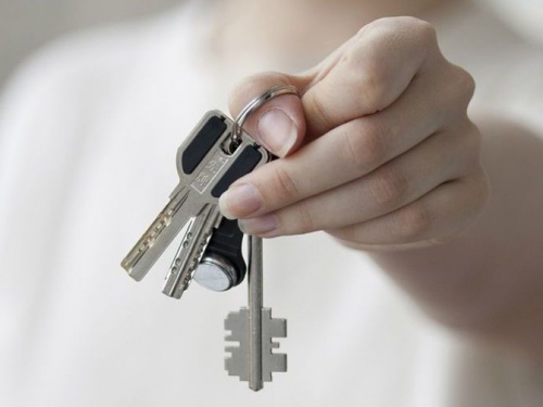 "Черные" риэлторы из Кривого Рога хотели "отжать" дом у жителя Кременчуга: вступились соседи