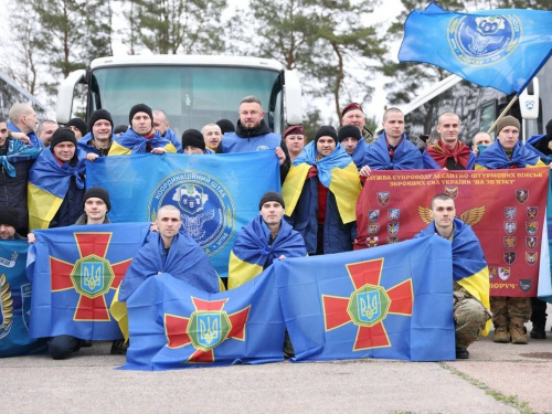 Великодній обмін 11 квітня: з російського полону повернулись троє захисників з Криворіжжя 