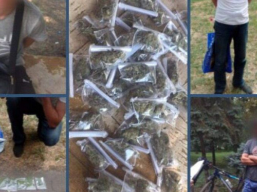 За неделю в Кривом Роге патрульные задержали несколько человек с наркотическими веществами и оружием (фото)