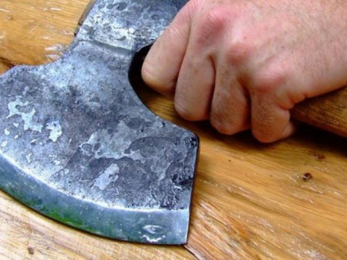 Бой на топорах: в Кривом Роге два брата устроили разборки