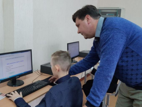 Более полутысячи учеников Кривого Рога получили современный IT-класс (фото)