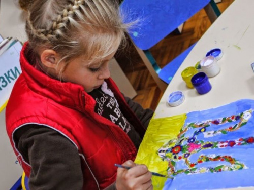 Дети Кривого Рога могут поучаствовать во всеукраинском  конкурсе плакатов ко Дню Конституции