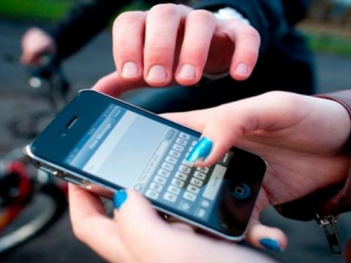 В Кривом Роге местный житель ограбил девушку