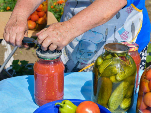 Секрети герметичності: правильні кришки для консервації - фото з відкритих джерел
