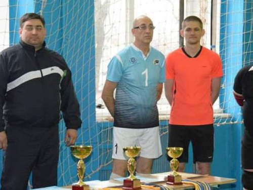 В Кривом Роге провели ежегодный турнир, приуроченный ко дню волейбола (фото)