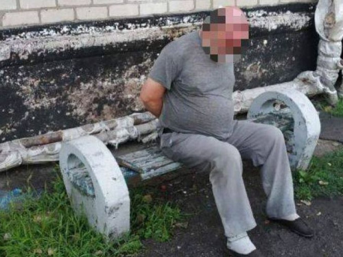 Криворожанин со своего балкона устроил стрельбу по бездомным собакам