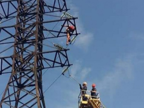 Селфи на электроопоре высокого напряжения может стоить жизни, - ГСЧС Днепропетровской области