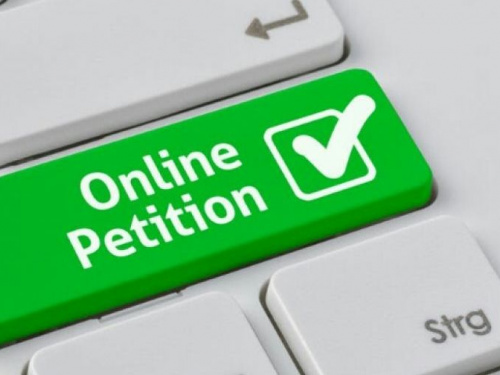 Криворожане требуют ввести льготный тариф в маршрутках для студентов и школьников (петиция)