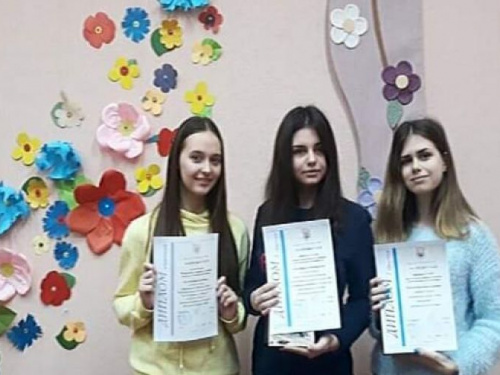 Криворожане продолжают радовать успехами: одиннадцатиклассница вернулась с победой со Всеукраинской олимпиады (фото)