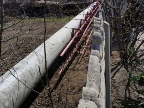 В одном из районов Кривого Рога пытаются незаконно установить вышку мобильной связи (фото)