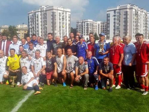 Футбольный клуб из Кривого Рога стал серебряным призёром чемпионата Украины (ФОТО)