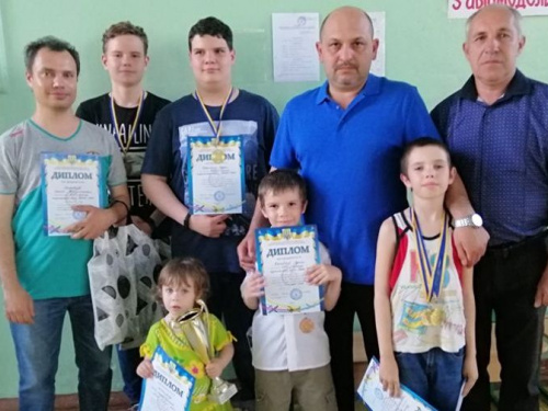 Авиамоделисты Кривого Рога стали призерами областных соревнований (фото)