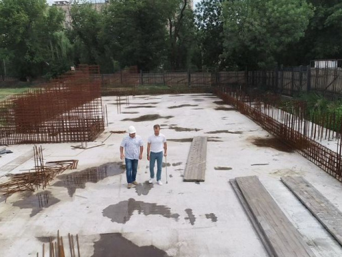 Нардеп из Кривого Рога договорился о возобновлении реконструкции одного из крупнейших стадионов в городе