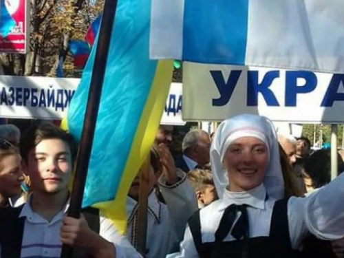 Немецкие сосиски, армянский шашлык: в Кривом Роге прошёл VIII Фестиваль национально-культурных общин (ФОТО)