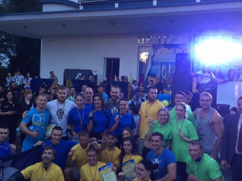 В Кривом Роге полицейские, спасатели и рядовые жители показали кто сильнее (ФОТО)